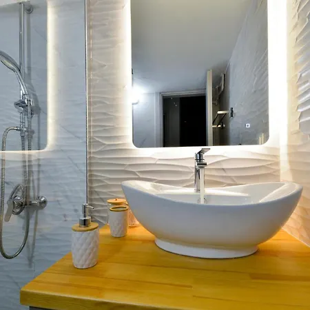 Nefeli's Cozy Apartment, Corfu Town アパート *